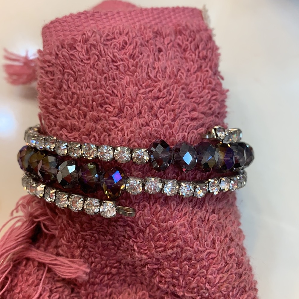 Very Pretty Rhinestone bracelet - Picture 2 of 4